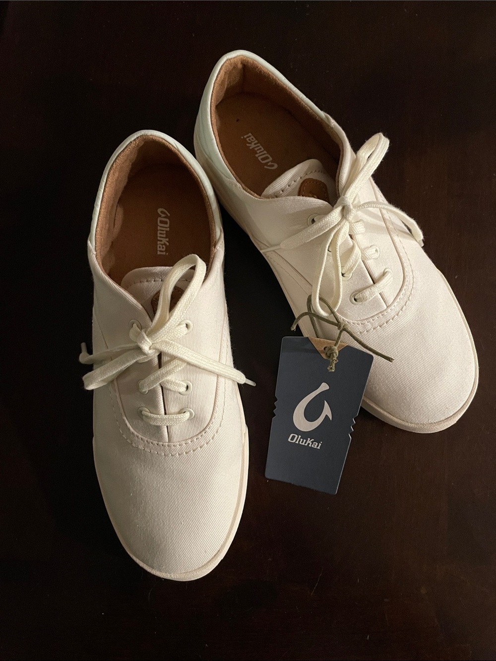 NWT OluKai Women's Cream Canvas Lace-Up Casual Sneakers - Size 8